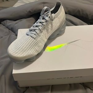 Gray Nike vapor max